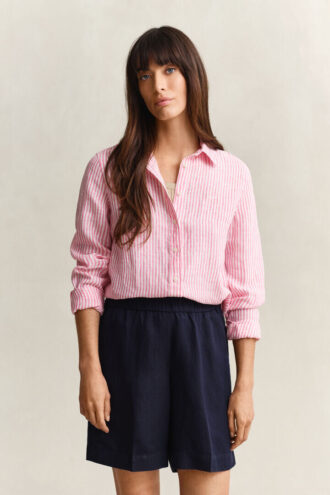 Chemise en lin rayée à la coupe classique